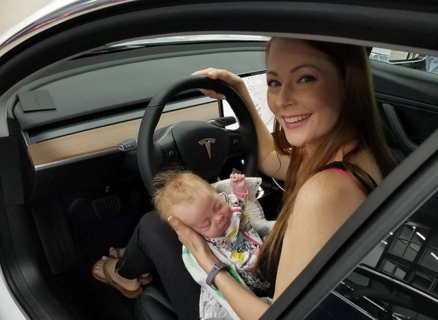 Telefonnal nyitható az új Tesla Model 3 2 Telefonnal nyitható az új Tesla Model 3 2