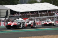 Diadalért száguld a Toyota Le Mans-ban 12