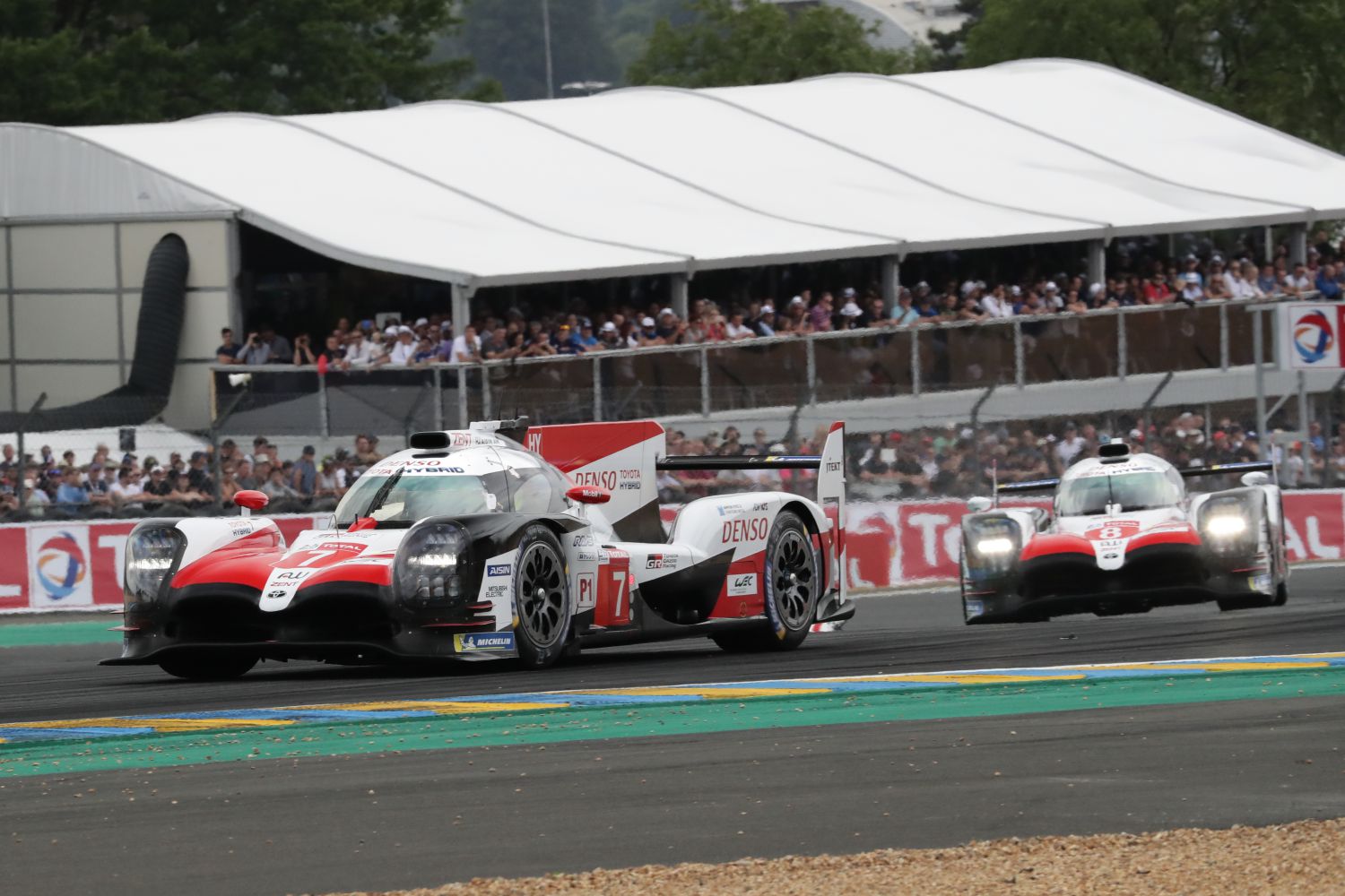 Diadalért száguld a Toyota Le Mans-ban 4