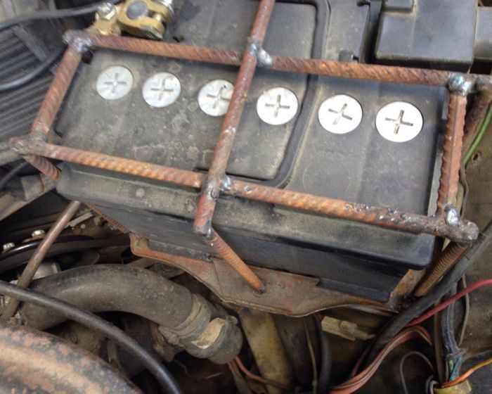 Ilyen az igazi vadkelet, fémketrec védi az akkut a tolvajoktól 3 | Vezess Ilyen az igazi vadkelet, fémketrec védi az akkut a tolvajoktól 3