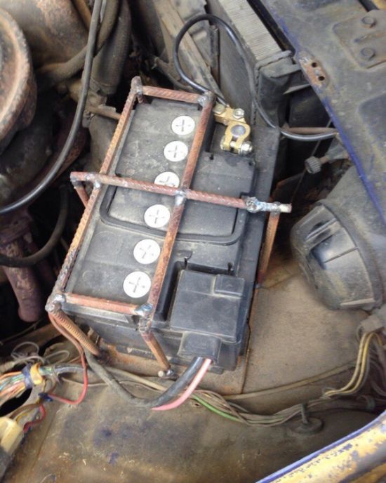 Ilyen az igazi vadkelet, fémketrec védi az akkut a tolvajoktól 2