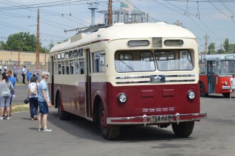 Beültünk abba a troliba, amivel Sztálin születésnapját ünnepelték