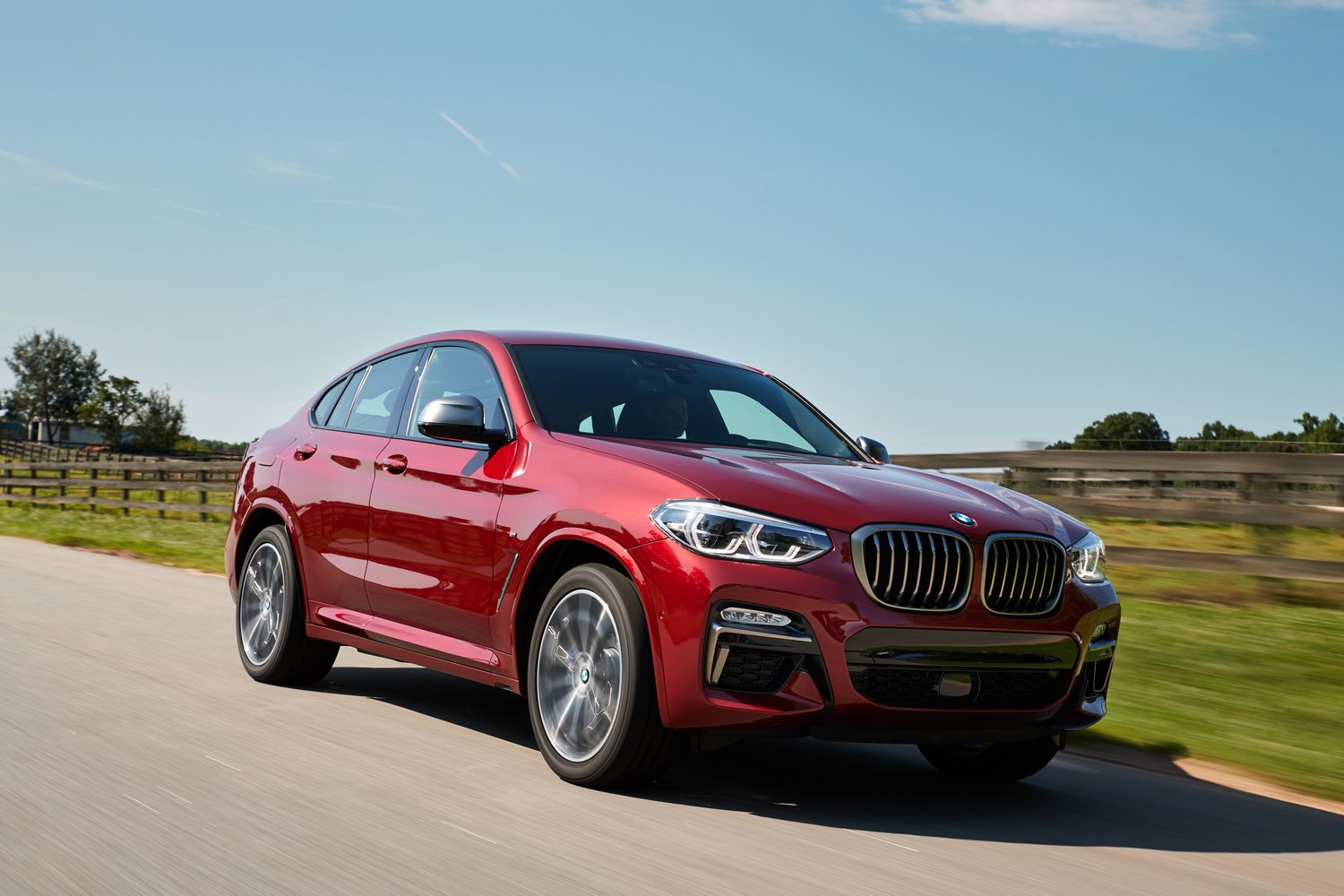 Több mint kétszáz új fotón a vadonatúj BMW X4 145