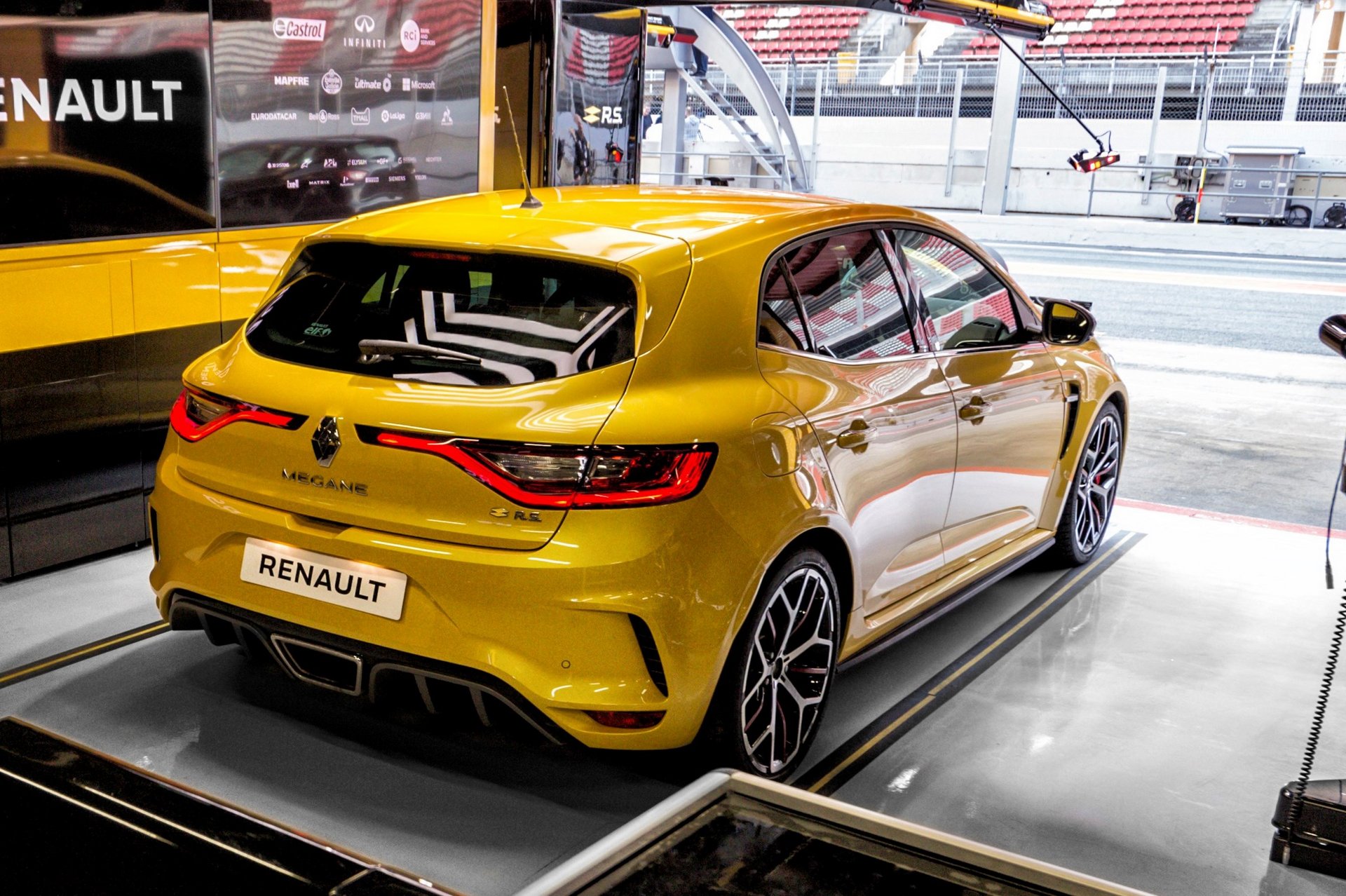 300 lóerős az új Renault Mégane R.S. Trophy 4