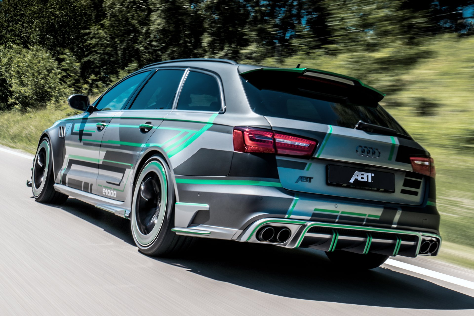 Eszement 1000 lóerős Audi RS6 hibrid az ABT-től 10