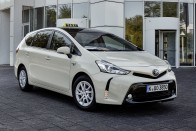 Taxisokat ugraszt egymásnak a Toyota 10