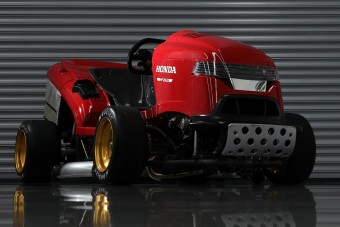 Visszatér a Honda őrült szuperfűnyírója