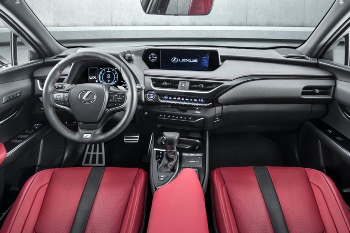 Megmozdult a legkisebb Lexus crossover 1