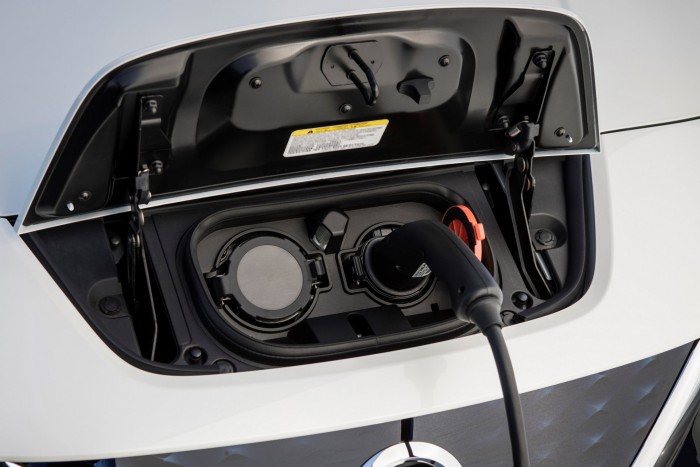 Kötelező lesz a villanyautó-töltő az új épületeken