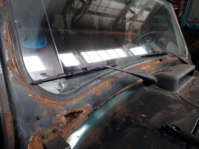 Meglepődsz, ha kiderül, hány éves ez a totálisan szétrohadt UAZ 2