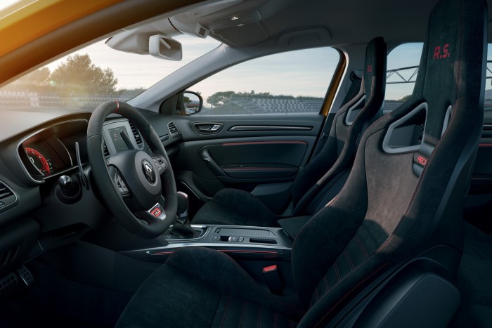 300 lóerős az új Renault Mégane R.S. Trophy 6