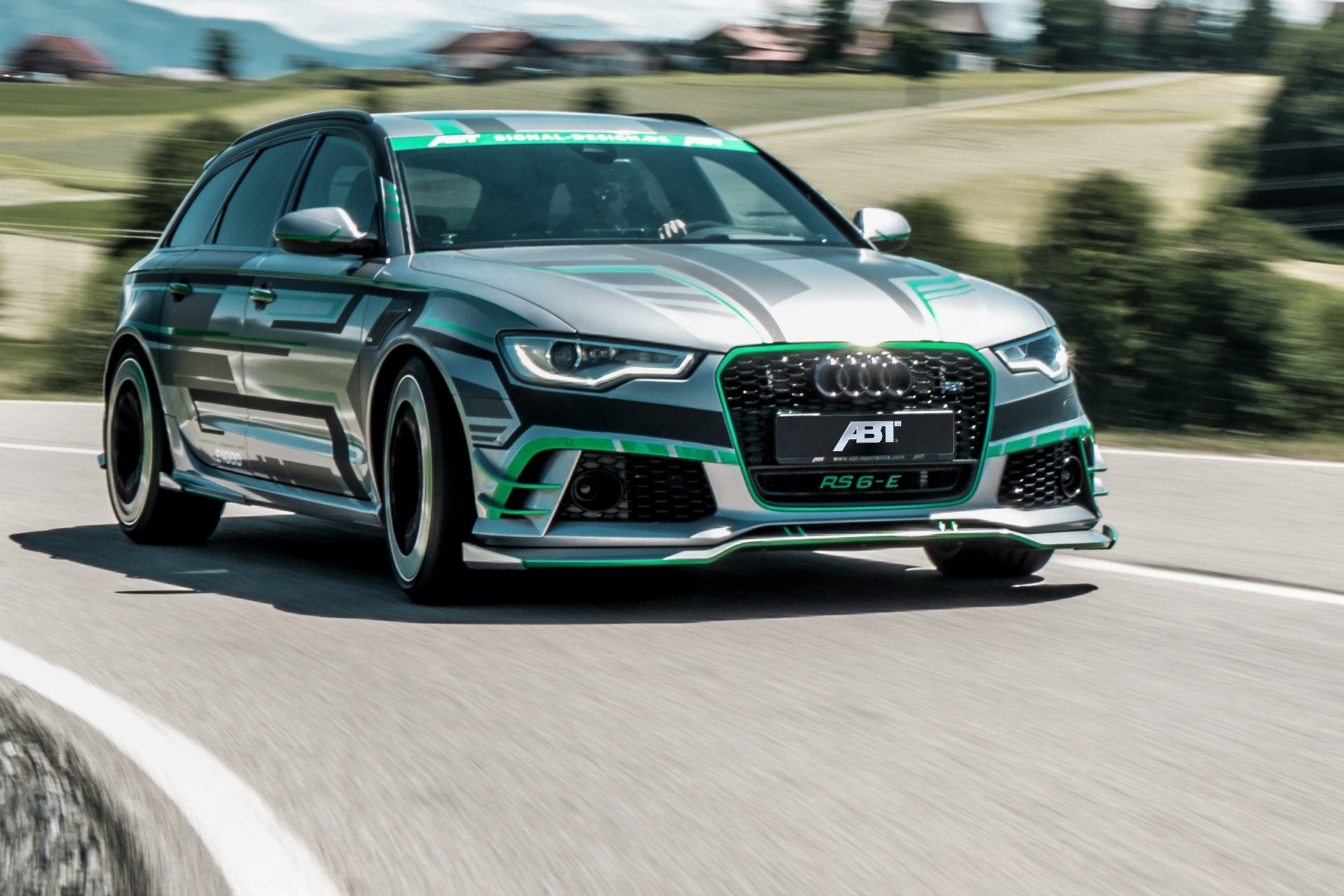 Eszement 1000 lóerős Audi RS6 hibrid az ABT-től 16