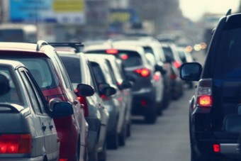 Brutálisan sokan szegik meg a KRESZ-t itthon, ami életekbe kerülhet