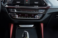 Több mint kétszáz új fotón a vadonatúj BMW X4 412