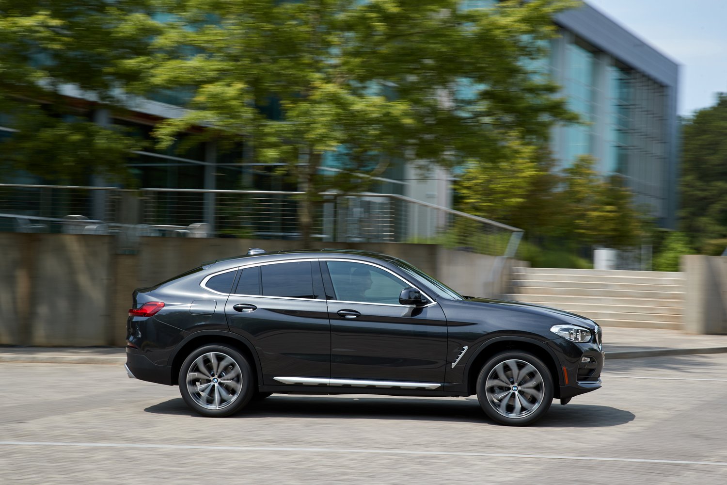 Több mint kétszáz új fotón a vadonatúj BMW X4 50