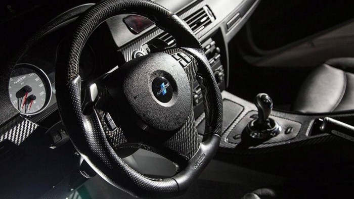 Bitang motor lakik ebben a 3-as BMW-ben 7