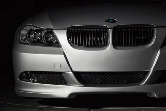Bitang motor lakik ebben a 3-as BMW-ben