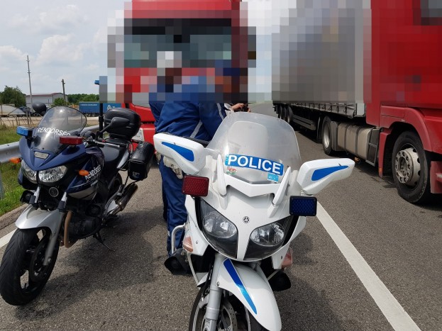 Helikopteres rendőri akció volt az M5-ösön 2