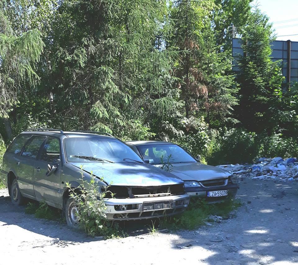 Elhagyott autók leptek el egy lengyel falut, ezek a kocsik senkinek sem kellenek 4