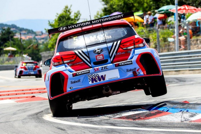 Kizárták Micheliszt az időmérőről