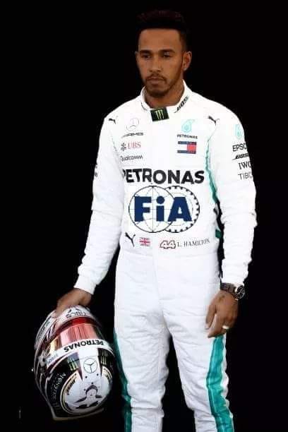 F1: Az FIA lett Hamilton új személyes szponzora 1 | Vezess F1: Az FIA lett Hamilton új személyes szponzora 1