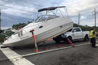 Átszáguldott rajta a hajó, amit vontatott