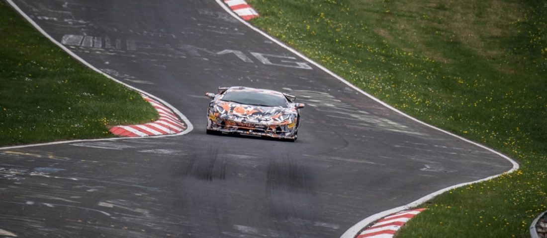 Rekorder kört futott az Aventador SVJ a Nürburgringen