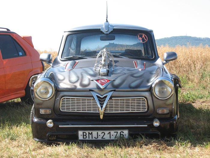 A nap legfontosabb kérdése: Gagyi, vagy profi ez a szétfaragott Trabant? 9 | Vezess A nap legfontosabb kérdése: Gagyi, vagy profi ez a szétfaragott Trabant? 9