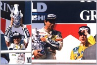 1987 - új év, de a trófea forrása és a győztes változatlan. Hollóházi kupával ünnepel Nelson PIquet