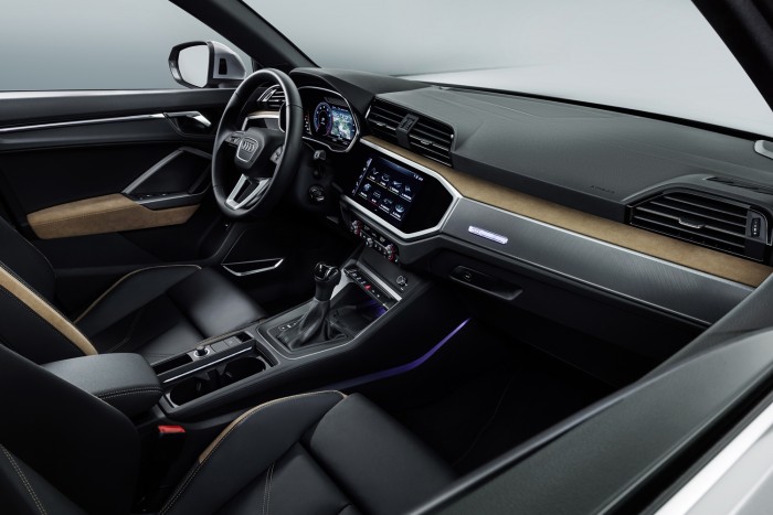 Győrből érkezik tele technikával az Audi Q3-as 6