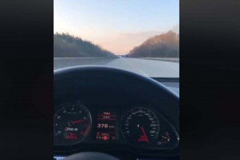 Te elhiszed hogy ez az Audi RS6 387 km/órával zúzott autópályán?