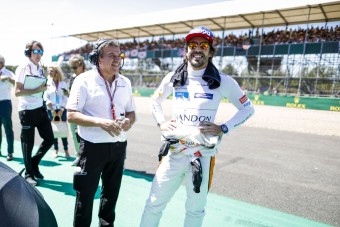 F1: Alonso a kétszázadikat hozta a háromszázadikon