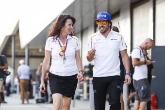 Alonso: Nem én irányítom a McLarent!