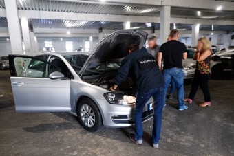 Autós csalókat fogtak a rendőrök