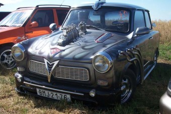 A nap legfontosabb kérdése: Gagyi, vagy profi ez a szétfaragott Trabant?