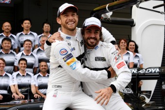 F1: Button a kiszállást javasolja Alonsónak