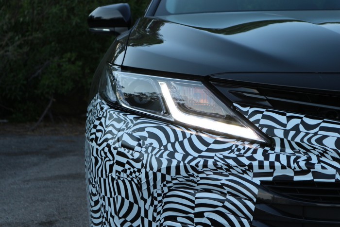 Kipróbáltuk a Toyota új Passatját, ami a Camry 12