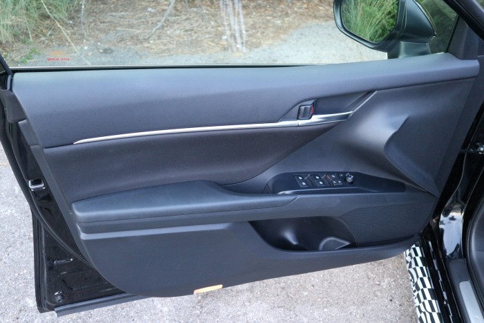 Kipróbáltuk a Toyota új Passatját, ami a Camry 5
