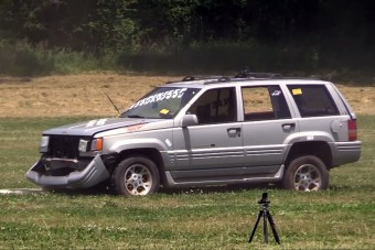 Itt egy szokatlan próbálkozás a motor eltávolítására