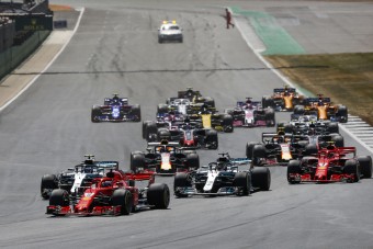 F1: Hamilton dadogva kezdte a futamot