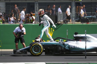 F1: 91 milliárdot kereshet Hamilton, egyetlen feltétellel