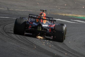F1: Ricciardót az ág is húzta
