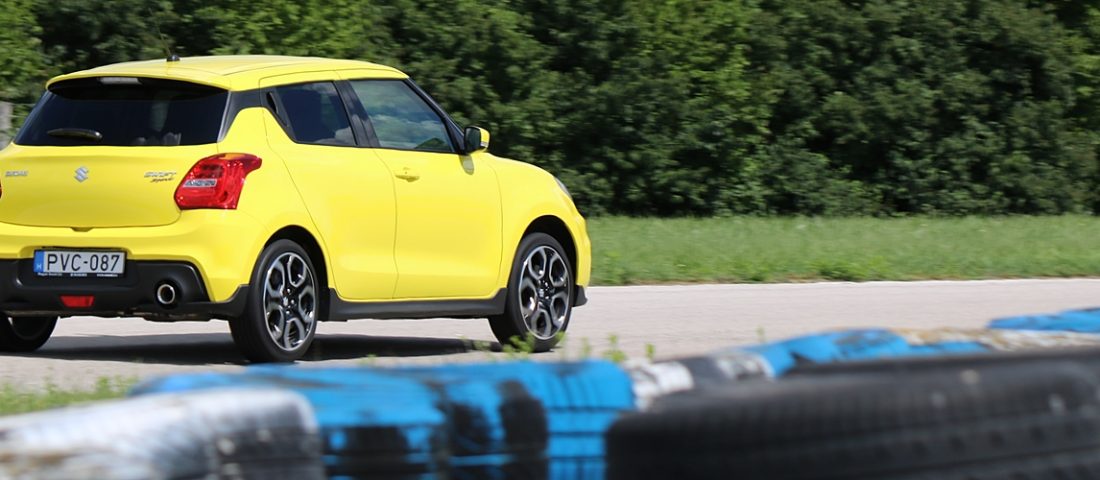Hazai versenypályán hajtottuk meg az új Swift Sportot
