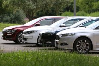 Összehasonlító teszt: Opelt, Fordot vagy Renault-t? Esetleg Kiát? 139