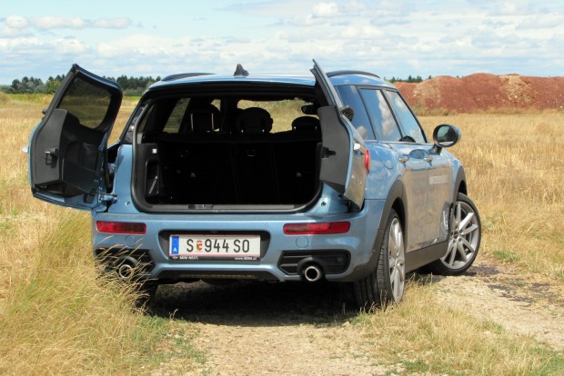 Összkerékkel felnőttebb a Mini Clubman 2 Látványos, de a 360 literes tér mögötte hamar elfogy egy átlagos nyaralásnál