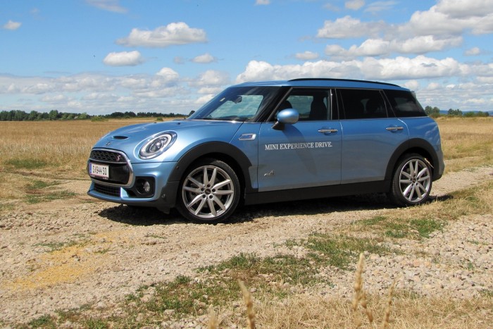 Összkerékkel felnőttebb a Mini Clubman 2 Hagyományos ajtókat kapott, így sokkal praktikusabb