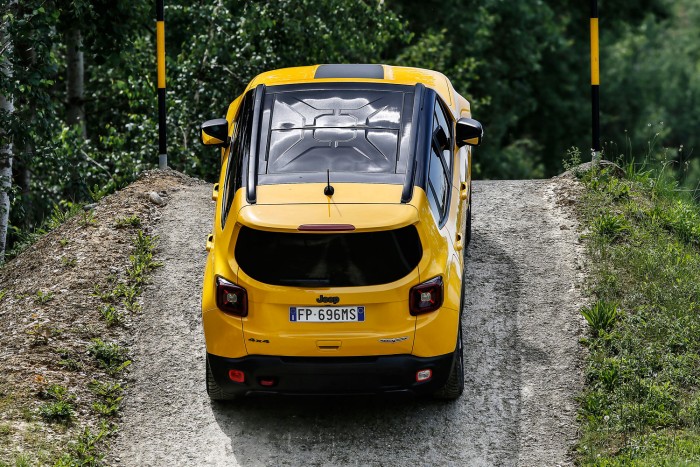 Az év meglepetése Ronaldo új cégautója 14