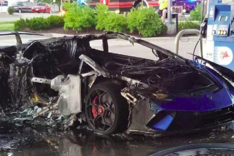 Ezt a hülyeség miatt porrá égett Lamborghinit látva megsajdul a szíved