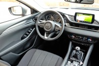 Már nemcsak kívülről szép az új Mazda6 85