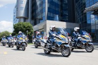 BMW-kkel üldözhetnek a magyar rendőrök 8